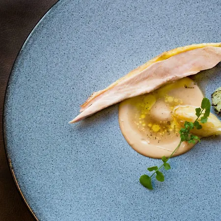 Hotel Gastronomique De Echoput 5*