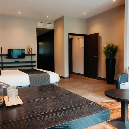 Hotel Gastronomique De Echoput 5*